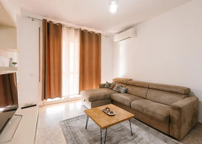 Rs Place 1-bedroom *