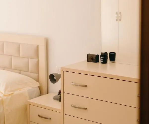 Rs Place 1-bedroom Apartment *